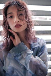 小顔セミウェットウェーブピンクベージュハイライトカラー - Eleanor 梅田店掲載