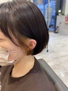 ★ポイントカラー初心者にオススメ★なじみがいいベージュ×暗髪 - u'i by first掲載
