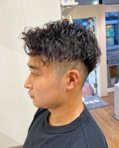 横浜メンズヘアツイストスパイラルパーマフェードツーブロック - ＣＲＥＡ能見台掲載