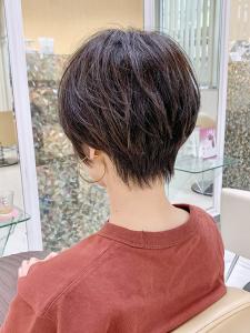 大人かわいいショートの白髪ぼかしハイライト - Dali 発寒南店掲載