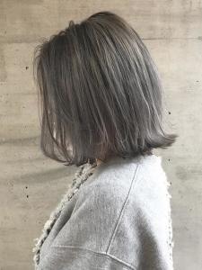 20代30代大人可愛い艶感グレージュ切りっぱなしボブ - ブロッサムひばりヶ丘店掲載