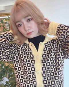 韓国風ミディアムレイヤーカット - e.m.a PREMIUM BEAUTY SALON掲載