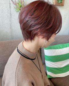 丸みレイヤーショートはカラーで個性的に☆ - EMU international 春日部本店掲載