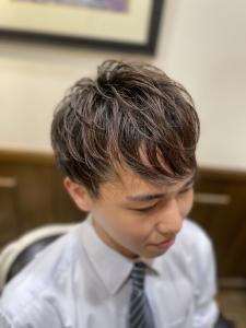 【2022ヘアカタログ】ツーブロックマッシュ - HIRO GINZA BARBERSHOP 飯田橋神楽坂店掲載