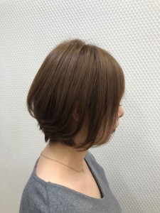 ショートボブ/前下がり/アッシュベージュ/小顔/30代40代 - QUALIS 上福岡店掲載