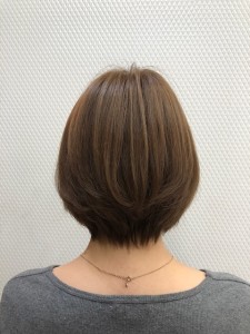 ショートボブ/前下がり/アッシュベージュ/小顔/30代40代 - QUALIS 上福岡店掲載