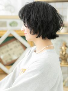 オン眉黒髪小顔くせ毛風ショートマッシュボブ　アッシュブラック - COVER HAIR bliss 上尾西口店掲載