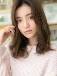 ナチュラルアッシュ小顔抜け感センターパート　ニュアンスカラー - COVER HAIR bliss 大宮西口店【カバー ヘア ブリス】掲載