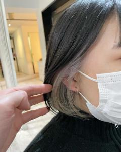 ホワイトベージュ×グレージュ イヤリングカラーボブ - ACT 表参道店掲載