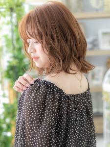 くせ毛風ウェットヘア小顔フレンチガーリー　ミルクティピンク