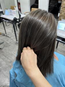 白髪ぼかしハイライト20代30代40代￥15400 - prize Iris 池袋【プライズ アイリス】池袋駅東口店掲載