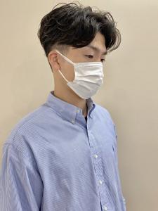 前下がりセンターパート ニュアンスパーマ - REVES掲載