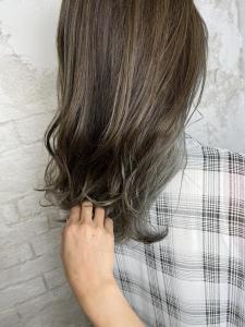 白髪ぼかしハイライト20代30代40代￥15400 - prize Iris 池袋【プライズ アイリス】池袋駅東口店掲載