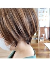 大人可愛いハイライトショート - HELLO'S SOIN 琴似店掲載