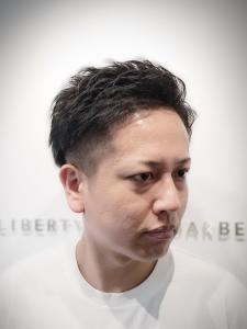 【かき上げ】ツーブロックショートスタイル - 【シェアサロン】 LIBERTY SHARE BARBER 銀座掲載