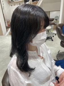 三軒茶屋_ブルーブラック_黒髪_就活_セミロング_ヨシンモリ - HAIR & MAKE EARTH 三軒茶屋店掲載