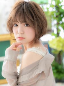 大人ハイライト斜めバングくせ毛風小顔ボブ　ボブショート - COVER HAIR bliss【カバーヘア ブリス】志木/志木南口駅前店掲載