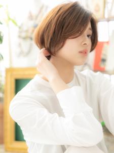 キャラメルベージュアシンメトリー大人ボブ　プラチナベージュ - COVER HAIR bliss志木南口駅前店掲載