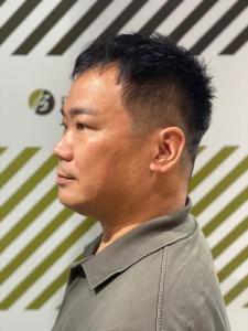 大人の刈り上げスタイル - BARBER-BAR 四谷店掲載