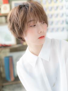 くせ毛風カール大人ハイライト金髪マッシュ　パールベージュ - COVER HAIR bliss志木南口駅前店掲載