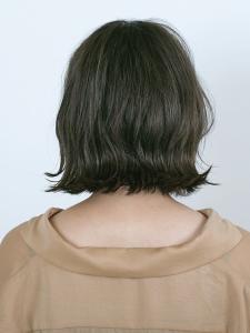 三軒茶屋_オリーブベージュ_ブリーチ_ハイトーン_ミディアム - HAIR & MAKE EARTH 三軒茶屋店掲載