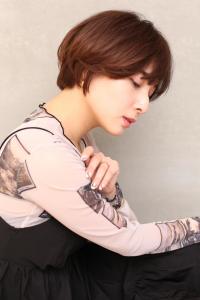 【air-OSAKA】伊藤江里奈　伸ばしかけ大人ショート - air 大阪掲載