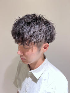 欲望全ツッパ！コンプレックス無くすツイストパンチパーマその2 - ヒロ銀座BARBER SHOP 秋葉原店掲載
