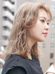 三軒茶屋_レディース_コテ巻き_ハイトーン_ブリーチ_小顔 - HAIR & MAKE EARTH 三軒茶屋店掲載