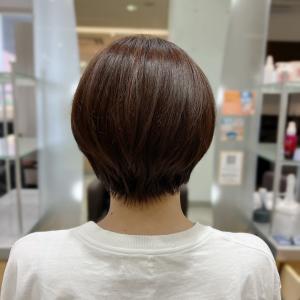 前上がりツヤショート - Atelier More掲載
