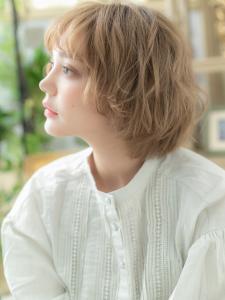 ハイトーンカラー小顔くせ毛風マッシュウルフ　シルキーベージュ - COVER HAIR bliss志木南口駅前店掲載