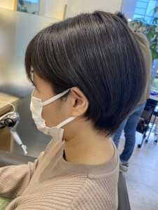 《ショートレイヤー》耳掛けできる2Way♪襟足クビレで女性ら - u'i by first掲載