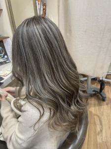 横浜明るい白髪染めハイライトミセスカラー脱白髪染め - ＣＲＥＡ能見台掲載