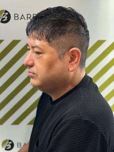 大人の刈り上げスタイル - BARBER-BAR 四谷店掲載