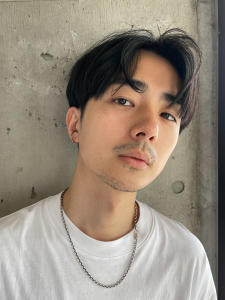 大人男子のクールなセンターパート - QOL mens salon 立川掲載