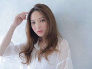 ナチュラルストレート ベージュカラー ロング - BROCANTE LUXBEブロカントラックスビー立川北口店掲載
