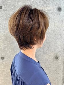 真木よう子さん風ショートの脱白髪染めカラー - sweep 平尾掲載