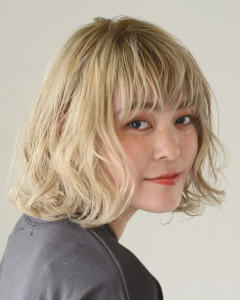 三軒茶屋_レディース_ハイトーン_ブロンド_コテ巻き_パーマ - HAIR & MAKE EARTH 三軒茶屋店掲載