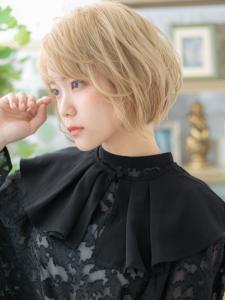 ハイトーンカラー前下がり小顔マッシュボブ　ミニボブ - COVER HAIR bliss 【カバー ヘア ブリス】川口/ららテラス川口東口駅前店掲載