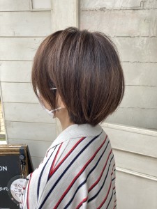 艶感アッシュオリーブ丸みショートボブヘア40代梅ヶ丘美容室 - CHAINON掲載