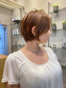 大人かわいいまとまるショート　似合わせカット　ペールベージュ - Reve by Lond掲載