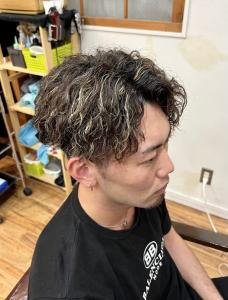 強めツイストスパイラル＆ハイライト - hair studio Romeo掲載