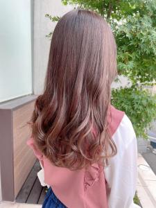 艶々ラベンダーカラーで柔らかいロングヘアに - EMU international 春日部本店掲載