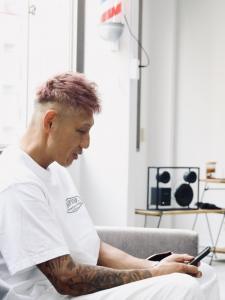 フェード×ピンクヘア×ツイストパーマ - Shindy BARBER & MEN's STYLE SHOP掲載