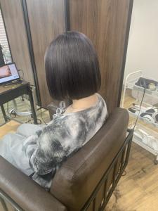 ミニボブ 切りっぱなしボブ ラベンダーシルバー  - ARCANA 明治神宮前 表参道 原宿掲載