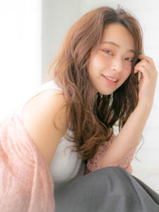 三軒茶屋_レディース_ロング_ブラウン_コテ巻き_パーマ - HAIR & MAKE EARTH 三軒茶屋店掲載