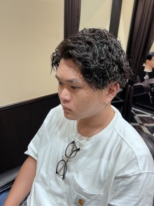 強めツイストスパイラルパーマでマンバンに備えろ！！ - ヒロ銀座BARBER SHOP 秋葉原店掲載