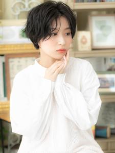 黒髪セミウェットくせ毛風小顔ショートウルフ　アッシュブラック - COVER HAIR bliss志木南口駅前店掲載