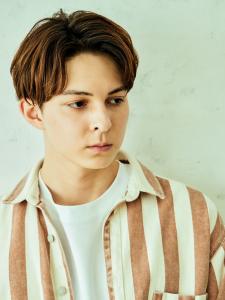 センターパート(マッシュ/ベリーショート/ダウンパーマ - Lilian by little掲載