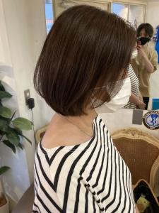 透明感カラーで作るうる艶美髪ナチュラルボブ40代梅ヶ丘美容室 - CHAINON掲載