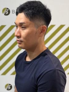 大人の刈り上げスタイル - BARBER-BAR 四谷店掲載